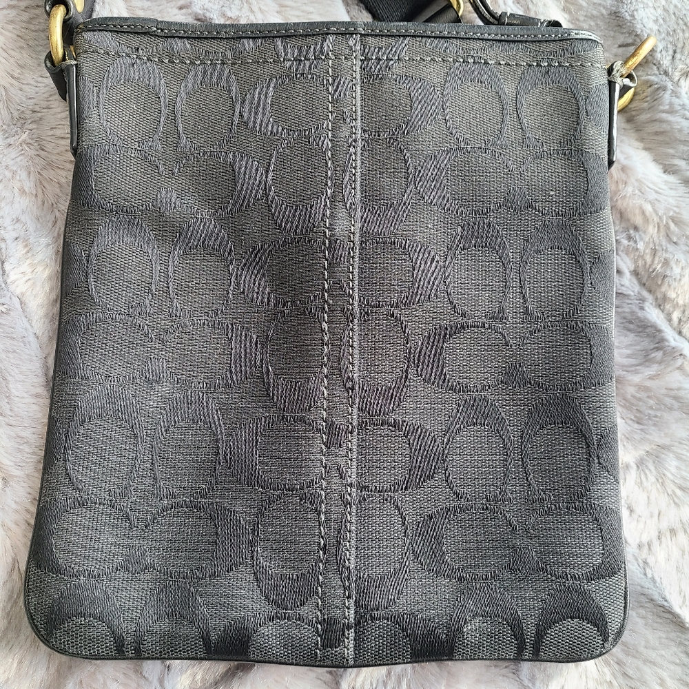 ❌️SOLD❌️ Coach Signature Crossbody Bag - Black - Picture 9 of 10